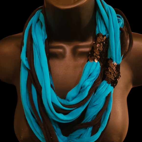 Infinity scarf - Picture 2 of 2